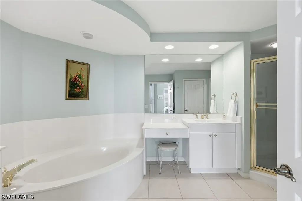 420 Cove Tower Drive Naples FL 34110