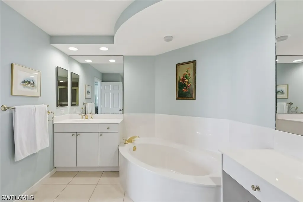 420 Cove Tower Drive Naples FL 34110