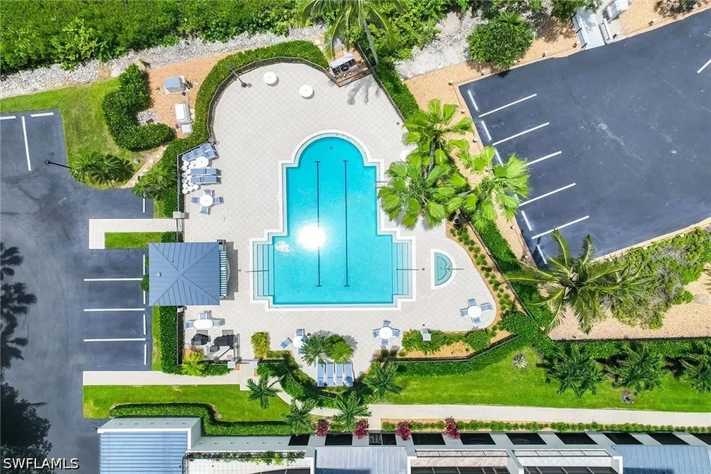 420 Cove Tower Drive Naples FL 34110