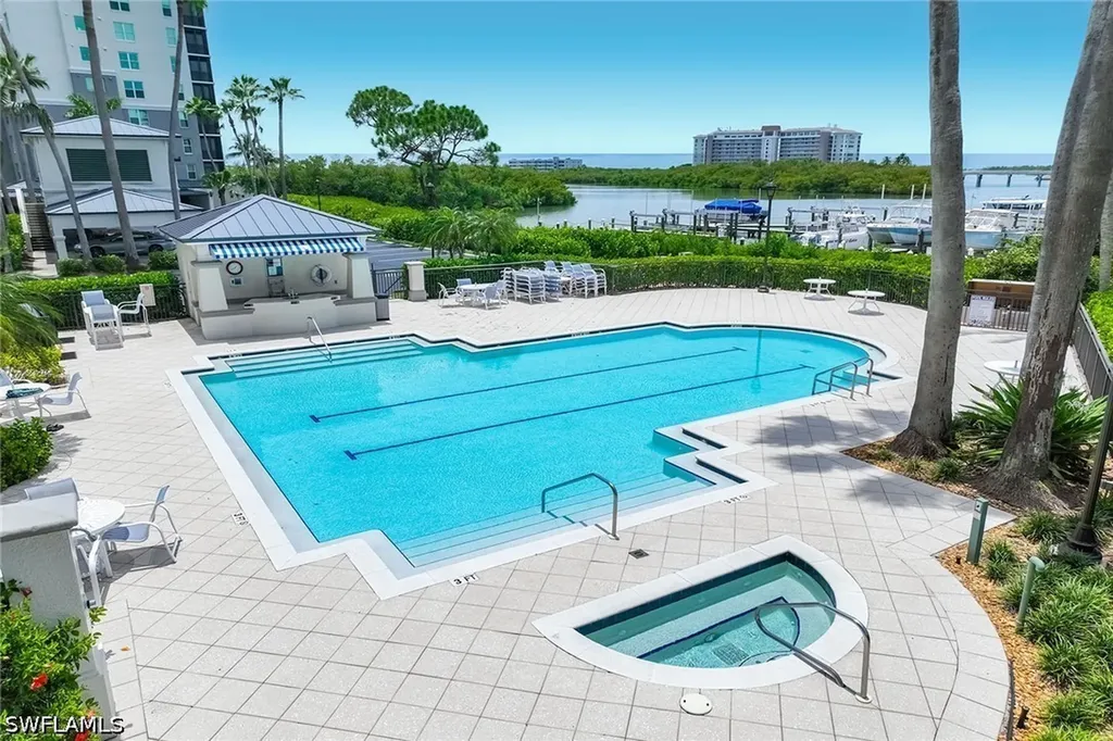 420 Cove Tower Drive Naples FL 34110