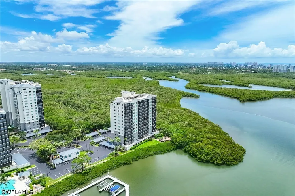 420 Cove Tower Drive Naples FL 34110
