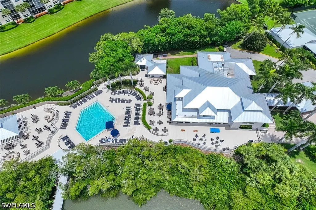 420 Cove Tower Drive Naples FL 34110