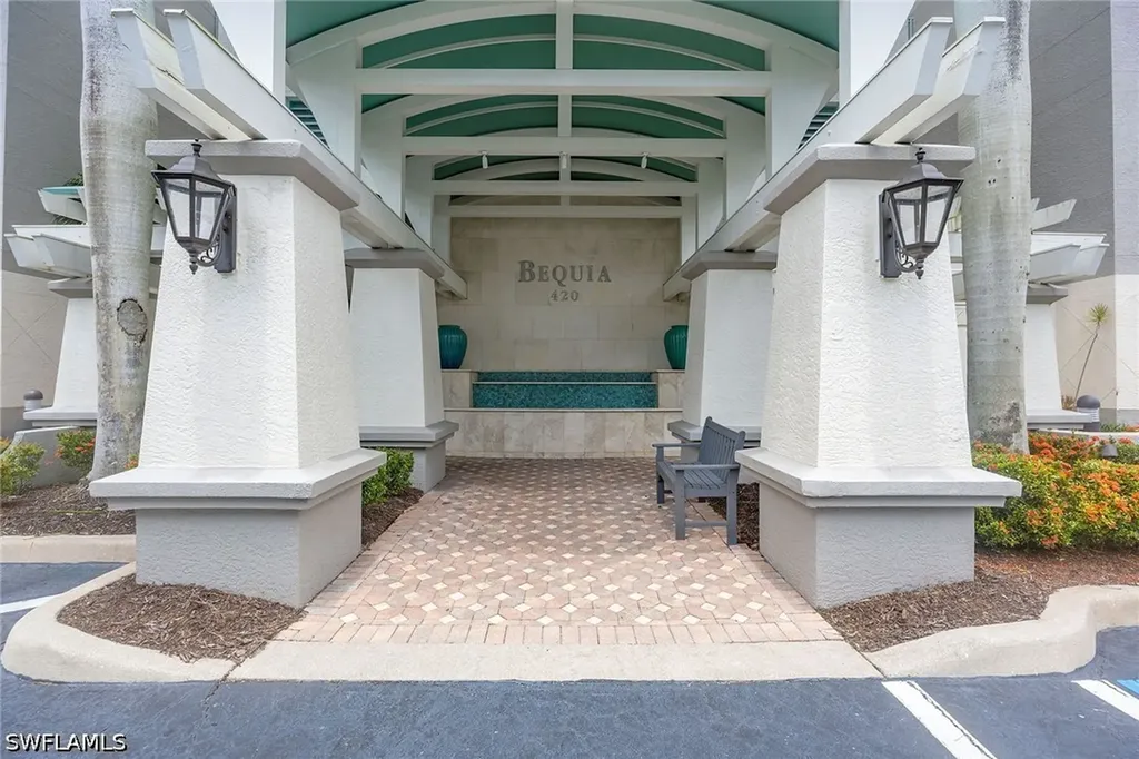 420 Cove Tower Drive Naples FL 34110