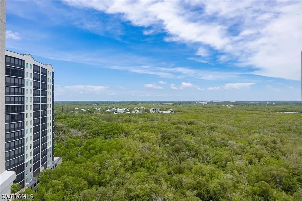 420 Cove Tower Drive Naples FL 34110