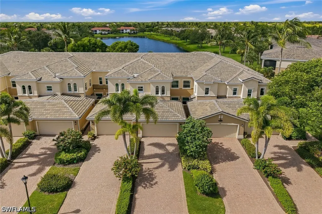 Naples FL, 3053 Aviamar Circle, Unit 203