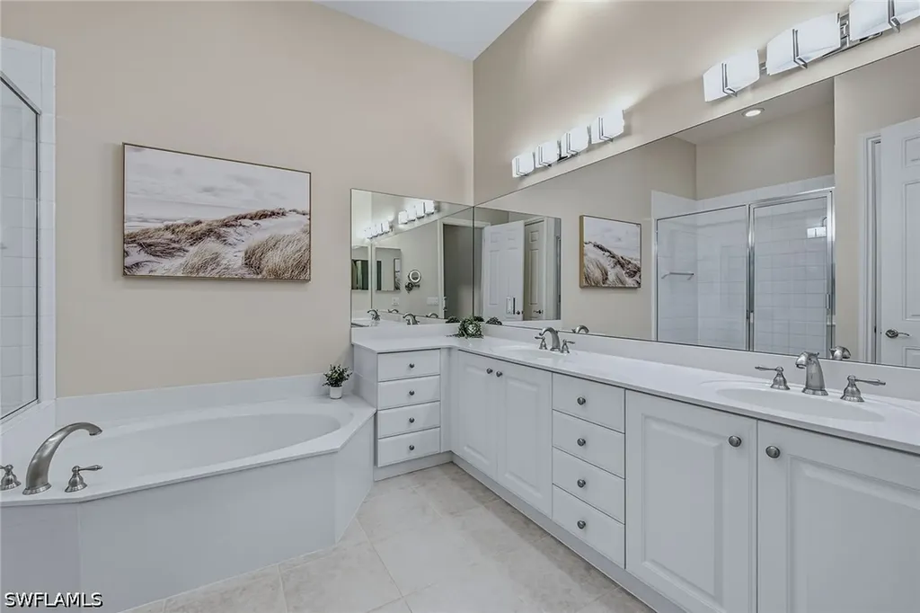 3053 Aviamar Circle Naples FL 34114