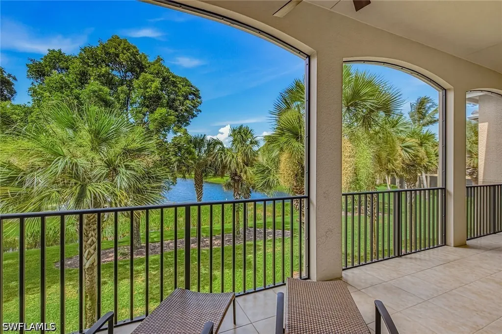 3053 Aviamar Circle Naples FL 34114