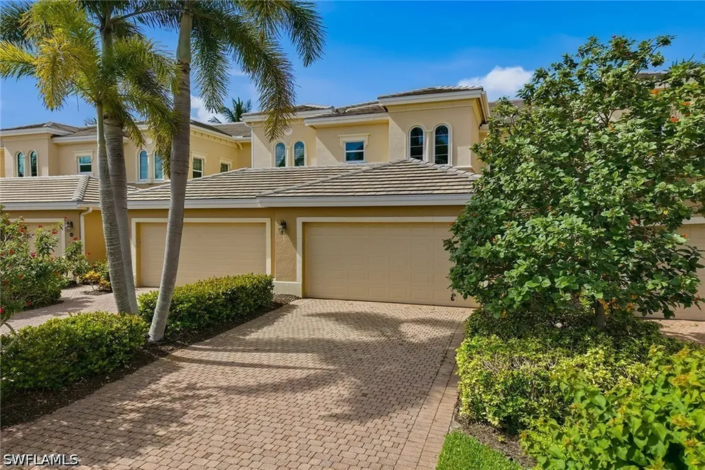 3053 Aviamar Circle Naples FL 34114