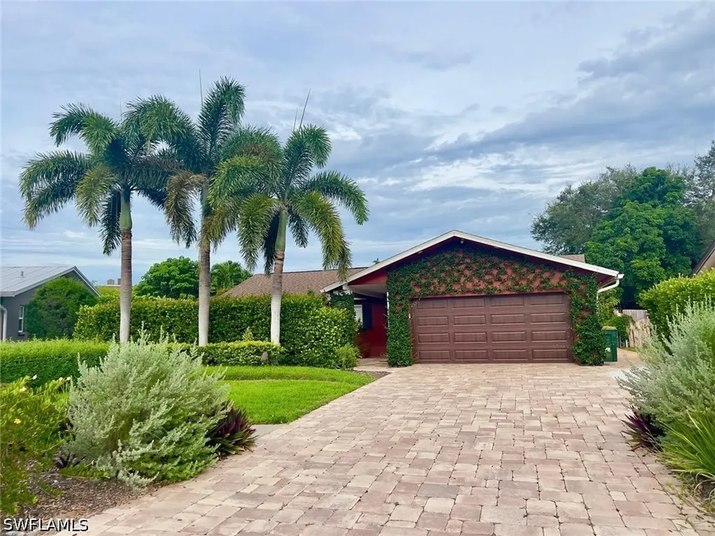 Naples FL, 4836 Napoli Drive