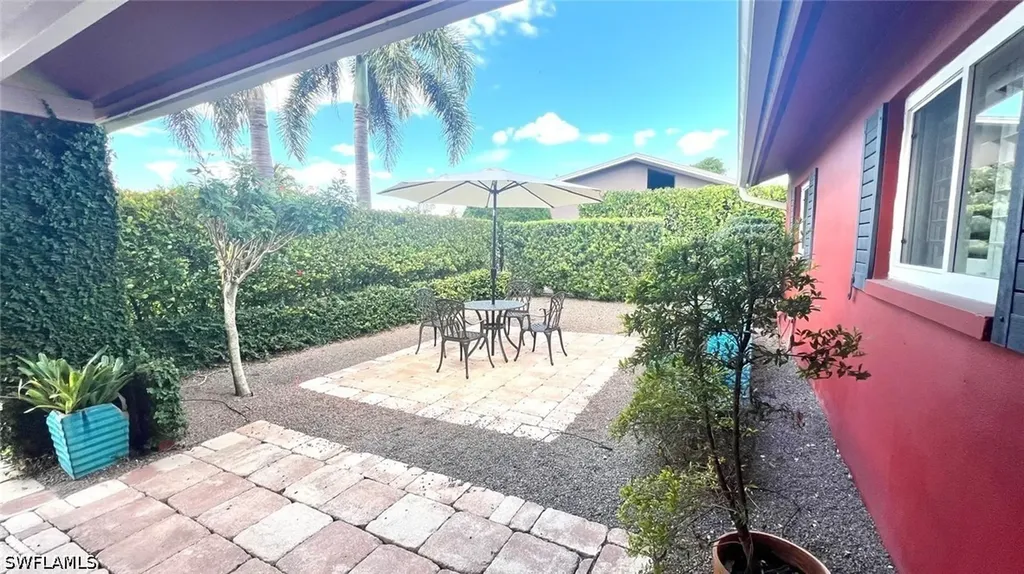 4836 Napoli Drive Naples FL 34103