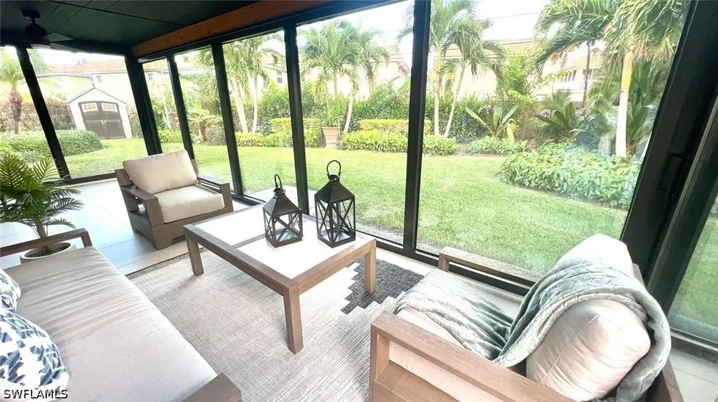 4836 Napoli Drive Naples FL 34103
