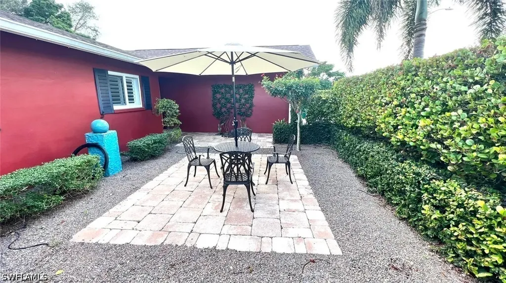 4836 Napoli Drive Naples FL 34103