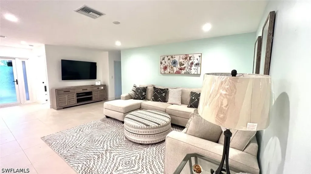 4836 Napoli Drive Naples FL 34103