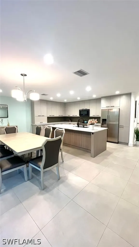 4836 Napoli Drive Naples FL 34103