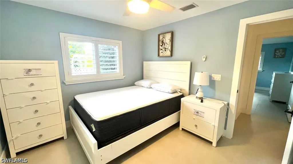 4836 Napoli Drive Naples FL 34103