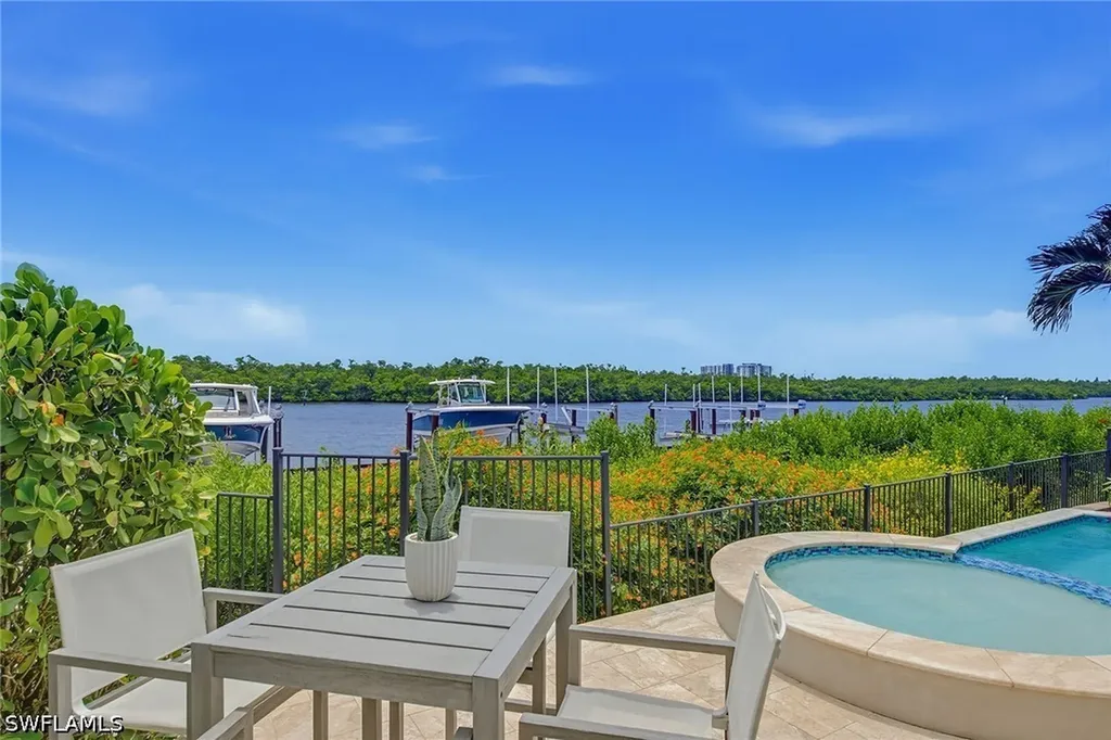 185 15th Street S Naples FL 34102