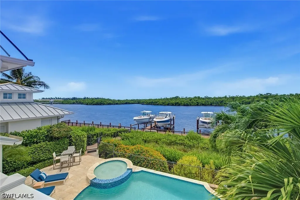 185 15th Street S Naples FL 34102
