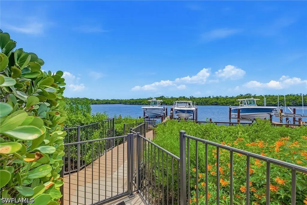 185 15th Street S Naples FL 34102