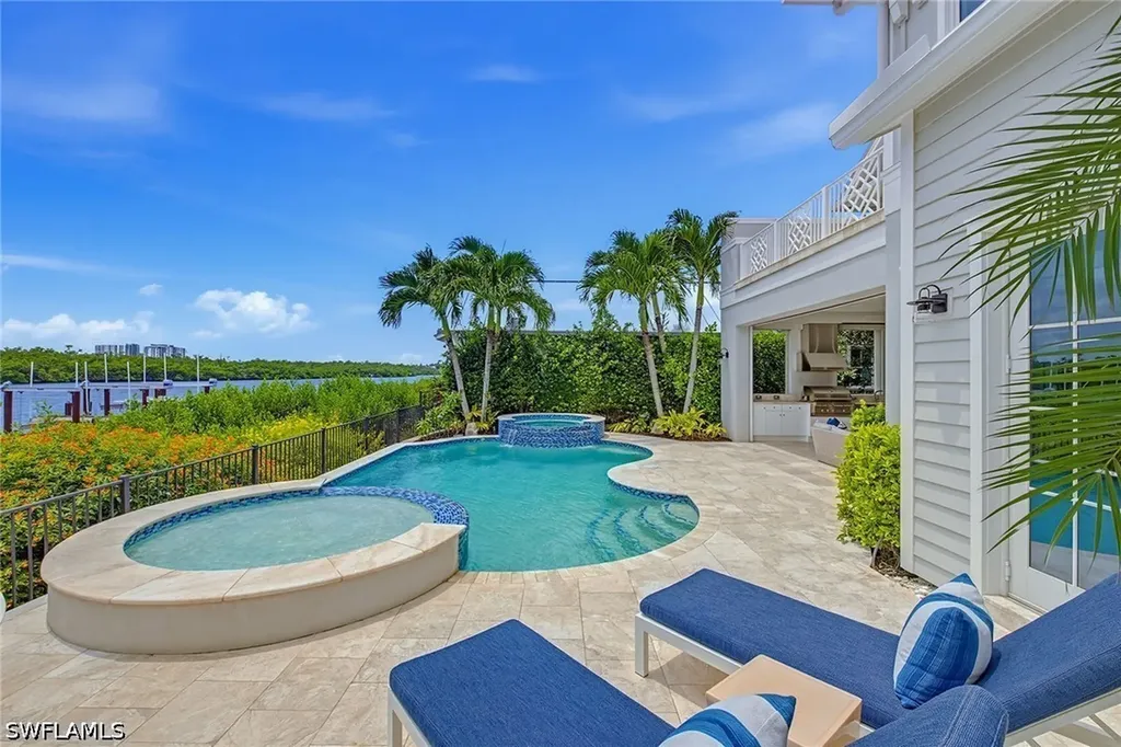185 15th Street S Naples FL 34102