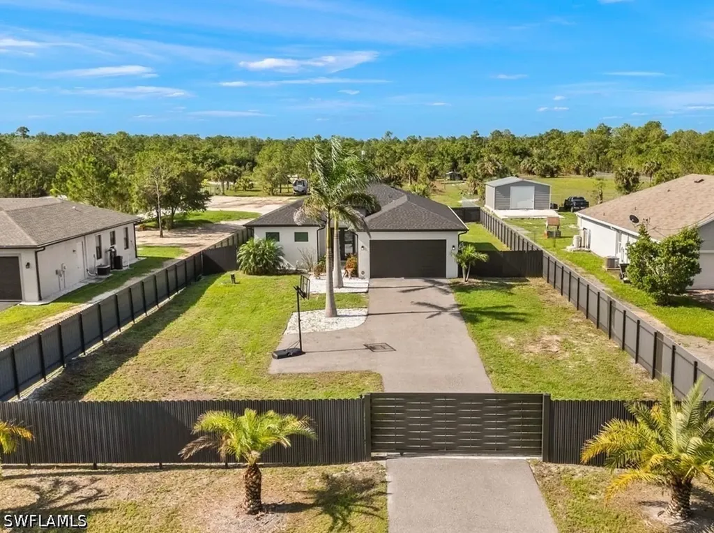2552 70th Avenue NE Naples FL 34120