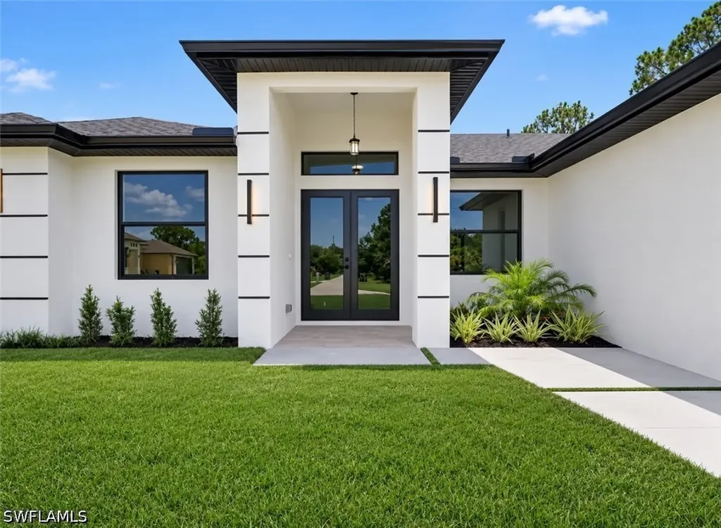913 Joponica Avenue S Lehigh Acres FL 33974