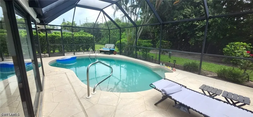 425 Fox Den Circle Naples FL 34104