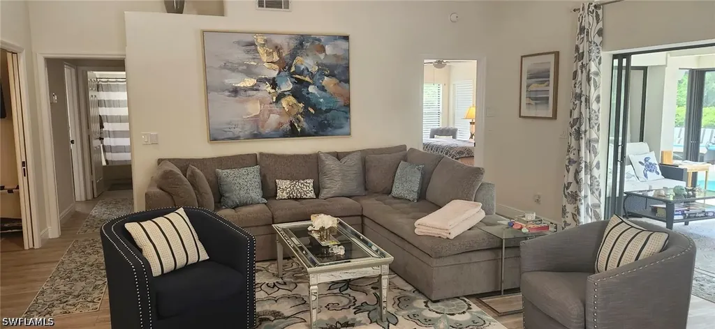 425 Fox Den Circle Naples FL 34104