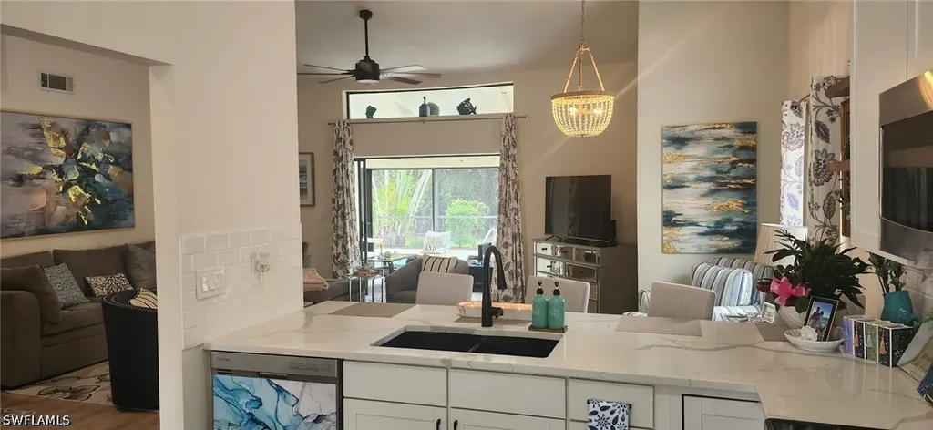 425 Fox Den Circle Naples FL 34104
