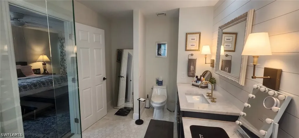 425 Fox Den Circle Naples FL 34104