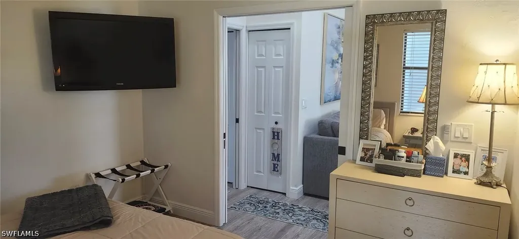 425 Fox Den Circle Naples FL 34104
