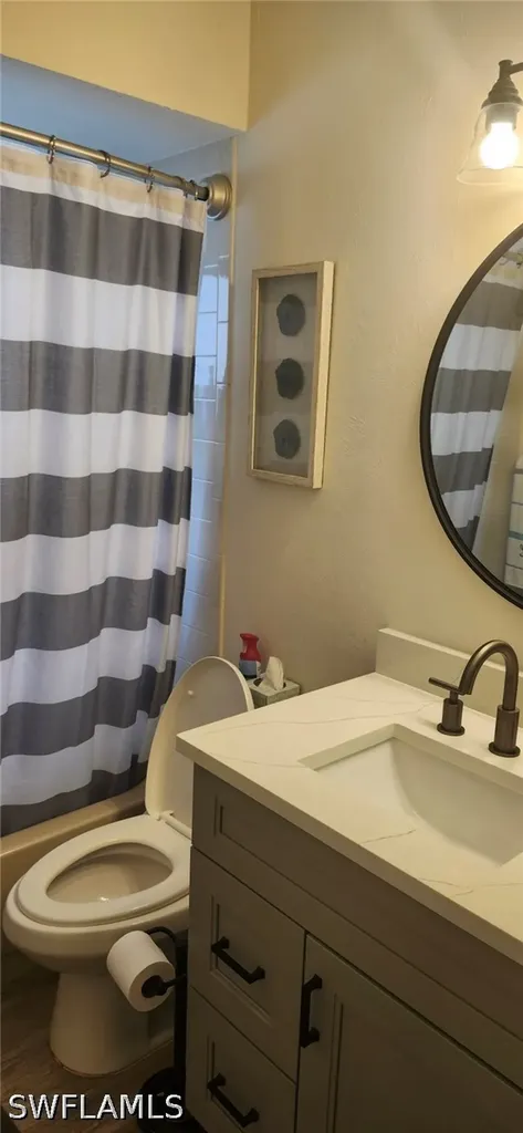 425 Fox Den Circle Naples FL 34104
