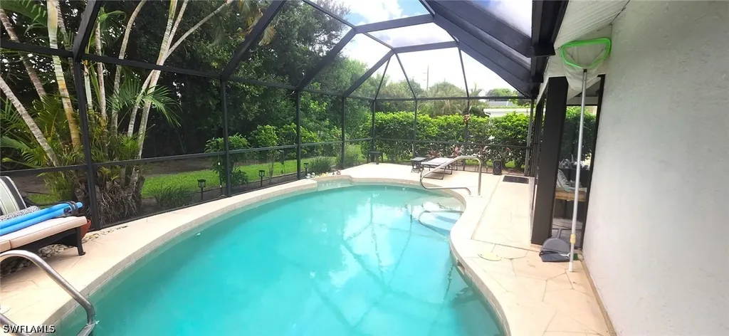 425 Fox Den Circle Naples FL 34104