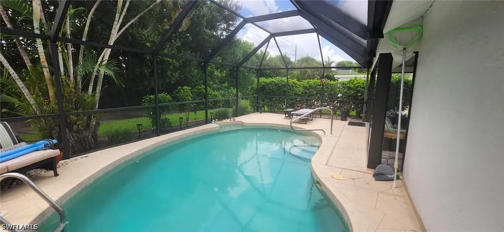 425 Fox Den Circle Naples FL 34104