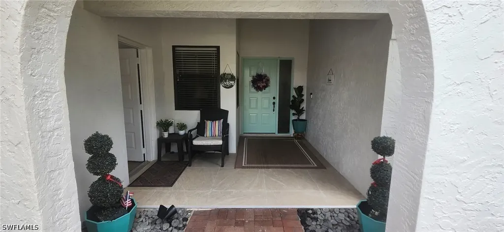 425 Fox Den Circle Naples FL 34104