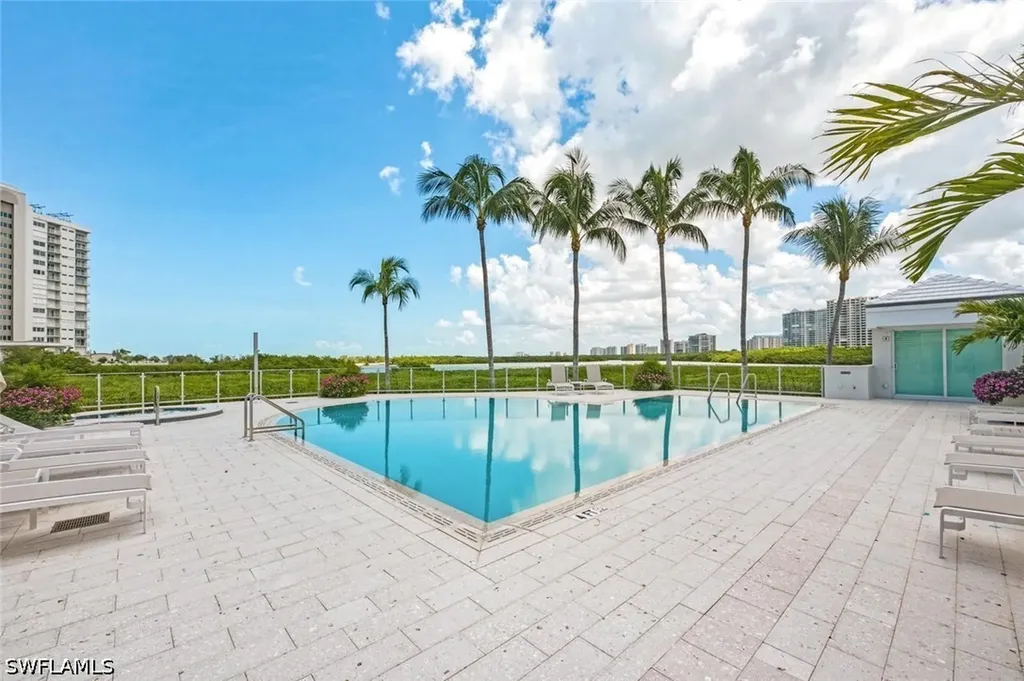 60 Seagate Drive Naples FL 34103