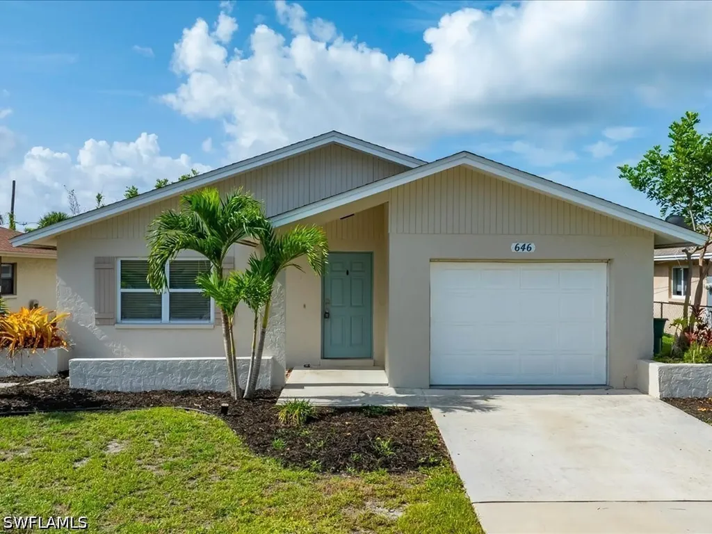 646 99th Avenue N Naples FL 34108