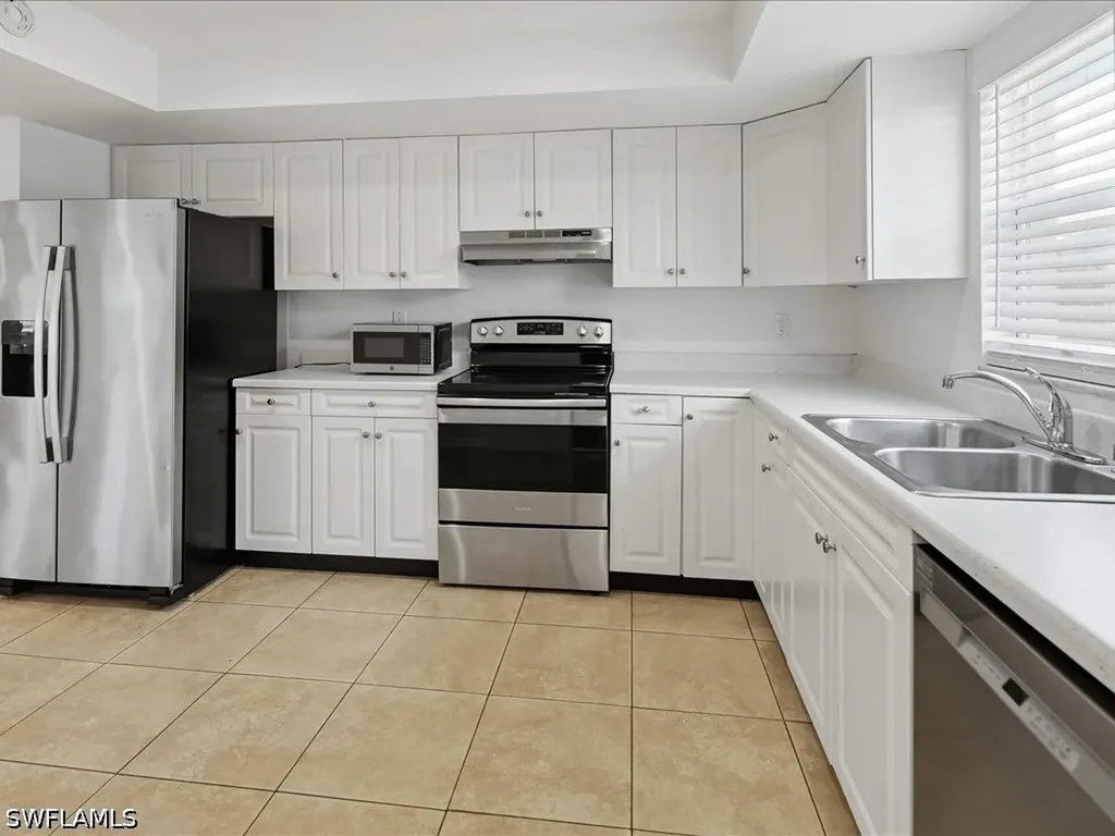 646 99th Avenue N Naples FL 34108