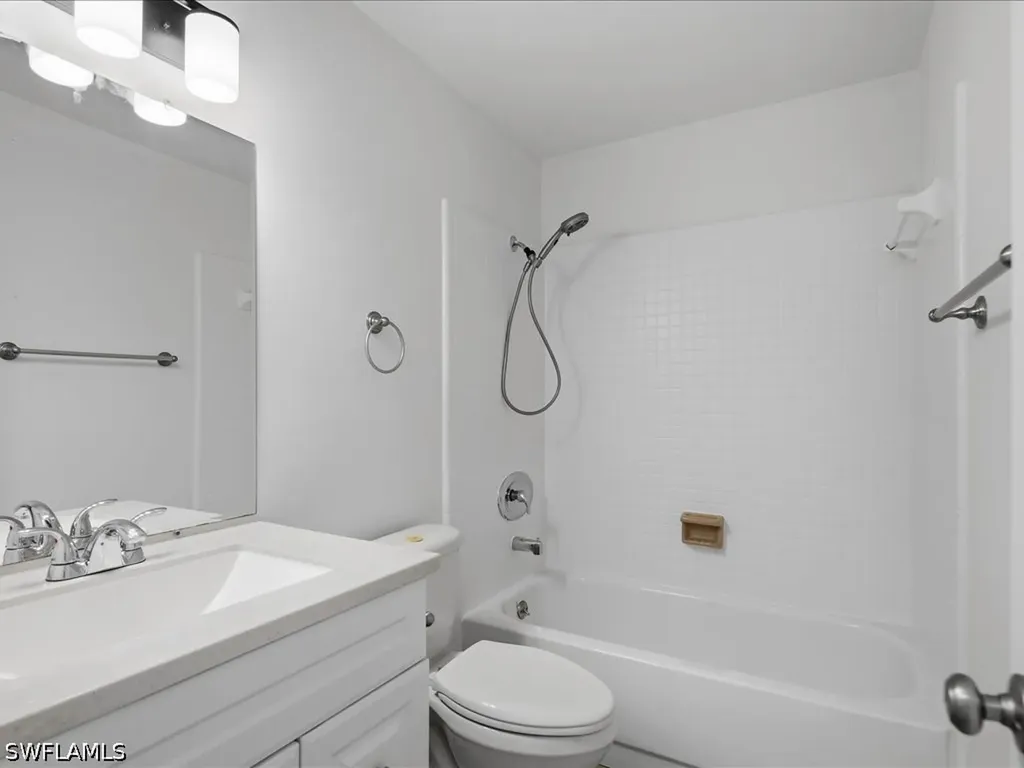 646 99th Avenue N Naples FL 34108