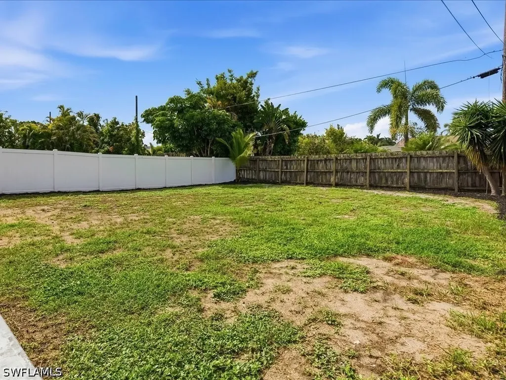 646 99th Avenue N Naples FL 34108