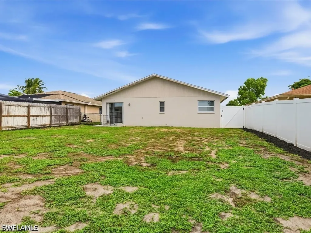 646 99th Avenue N Naples FL 34108