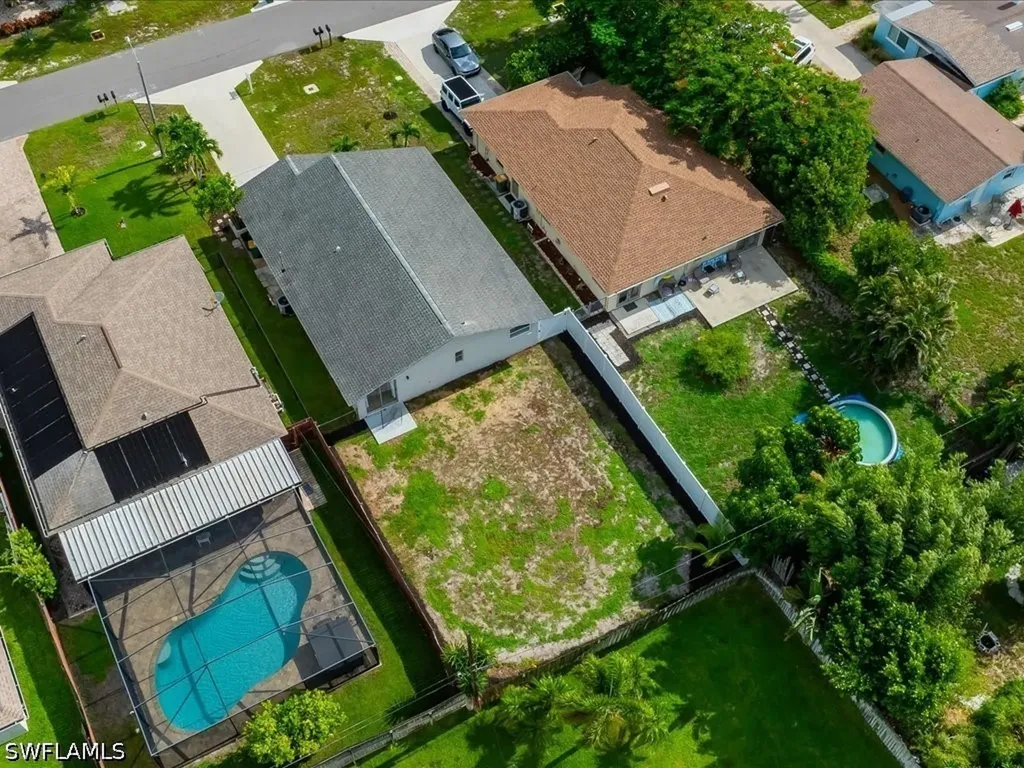 646 99th Avenue N Naples FL 34108
