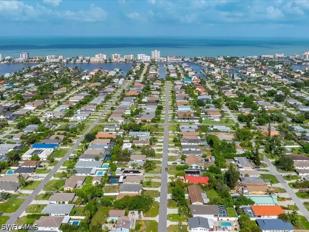 646 99th Avenue N Naples FL 34108