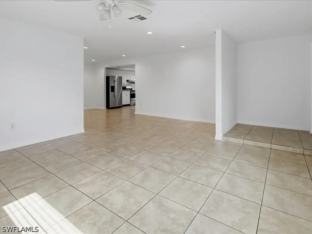 646 99th Avenue N Naples FL 34108