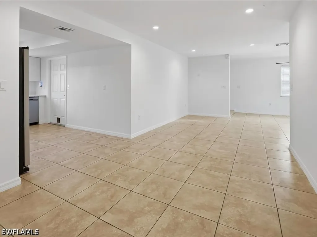 646 99th Avenue N Naples FL 34108