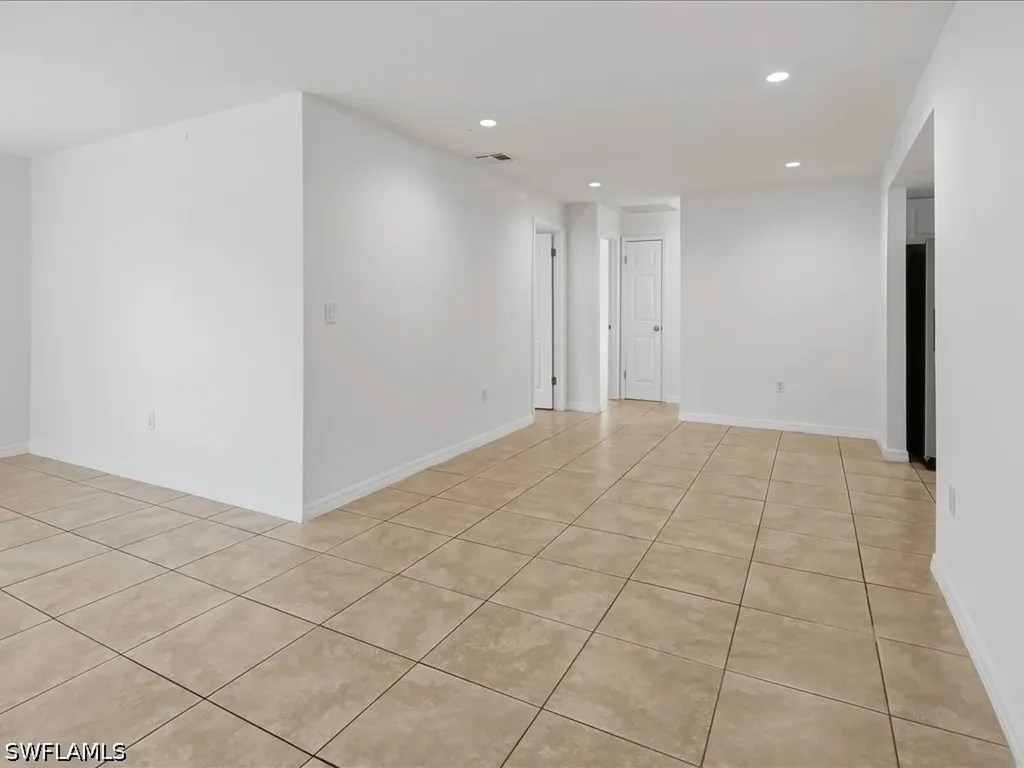 646 99th Avenue N Naples FL 34108