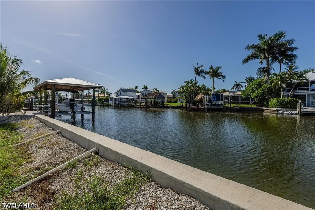 574 Coconut Avenue S Goodland FL 34140