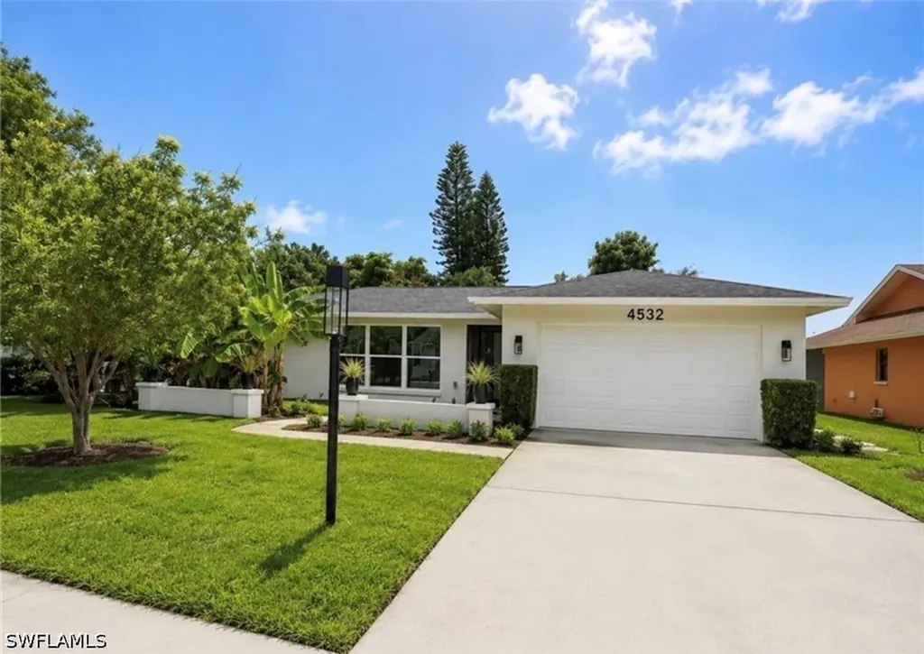 Naples FL, 4532 Beechwood Lake Drive