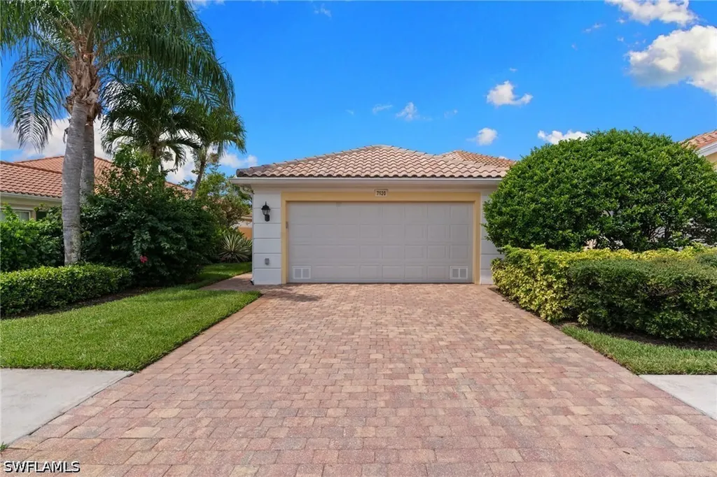 7620 Rozzini Lane Naples FL 34114