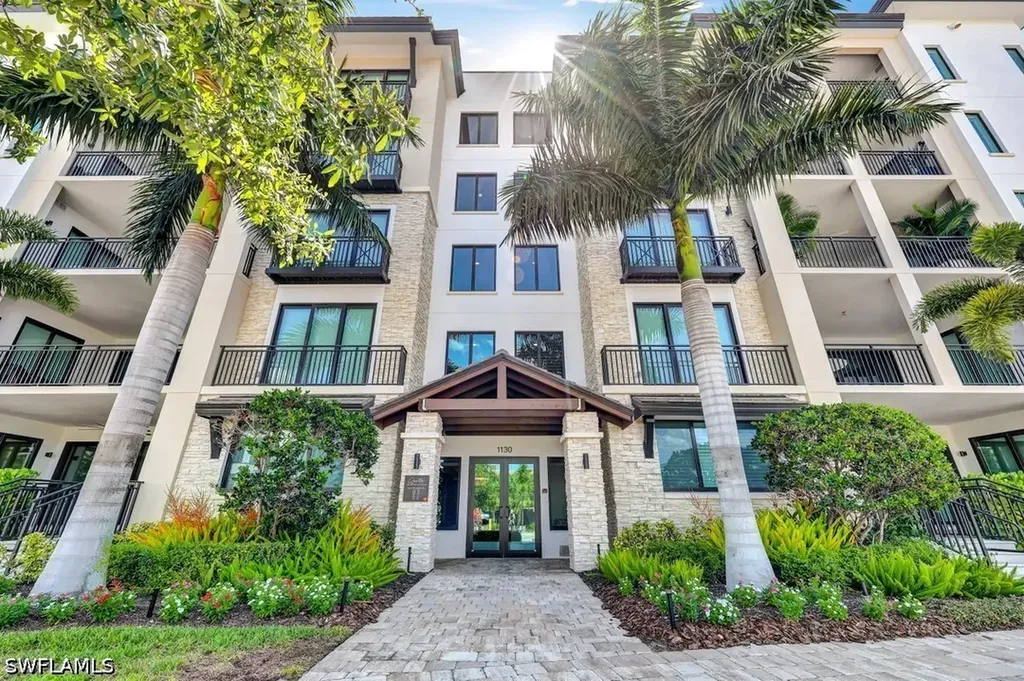 Naples FL, 1130 3RD Avenue S, Unit 512