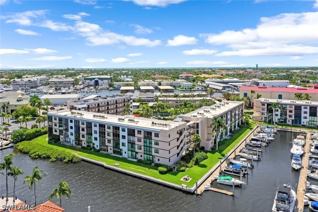 807 River Point Drive Naples FL 34102